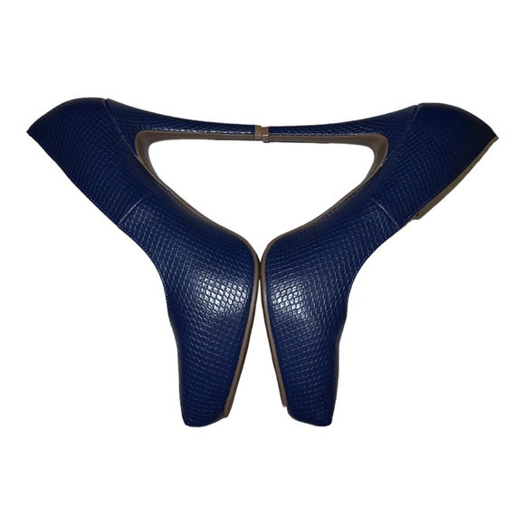 BCBG blue platform Penni snakeskin stilettos - Picture 7 of 8